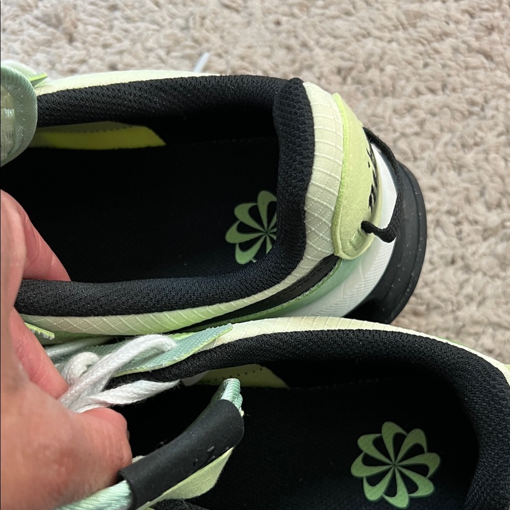 Nike Lime and Black Women's Sneakers - Picture 8 of 9